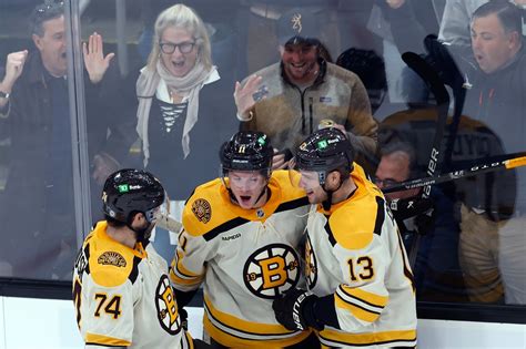 Bruins blow out the Canadiens, 5-2